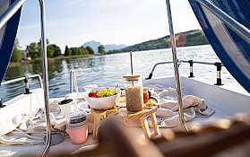Frühstück auf dem Boot