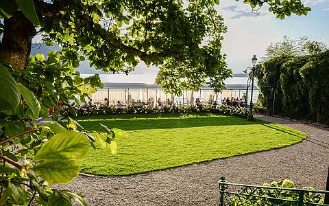 Idyllic garden by the lake