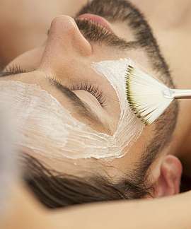 Entspannende Massagebehandlung