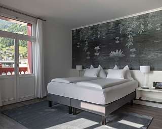 Elegantes Schlafzimmer mit Aussicht