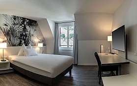 Modernes Hotelzimmer mit Aussicht