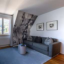 Modernes Wohnzimmer mit Aussicht