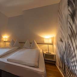 Gemütliches Schlafzimmer mit Licht